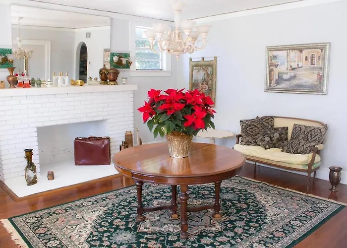 Sunny And Charming Suite Next To Mia