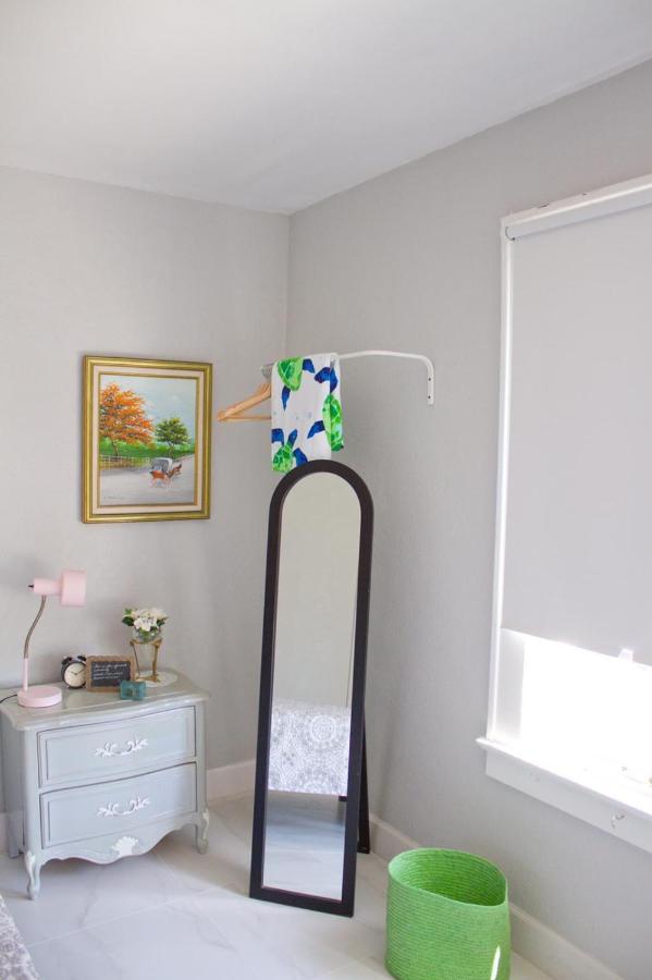 Habitación en casa particular Sunny And Charming Next To Mia *